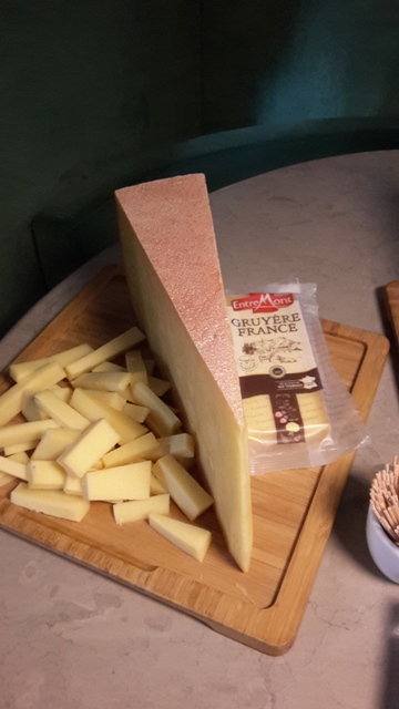 gruyere-coupe-red