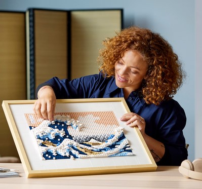 Nouvelle - Lego Art - Laissez-vous emporter par La Grande Vague de  Kanagawa, l'œuvre iconique d'Hokusai.
