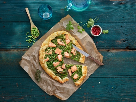 mowi-pure-tarte-rustique-saumon-et-petits-pois